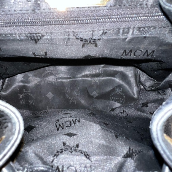 Vintage MCM black backpack w/ golden studded logo motifs & drawstrings - Picture 5 of 5